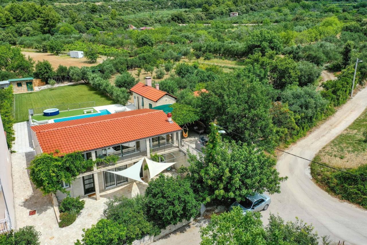 Home Away From Home With Outdoor Pool, Botanical Garden And A Beautiful Sea View Kaštela Exterior foto