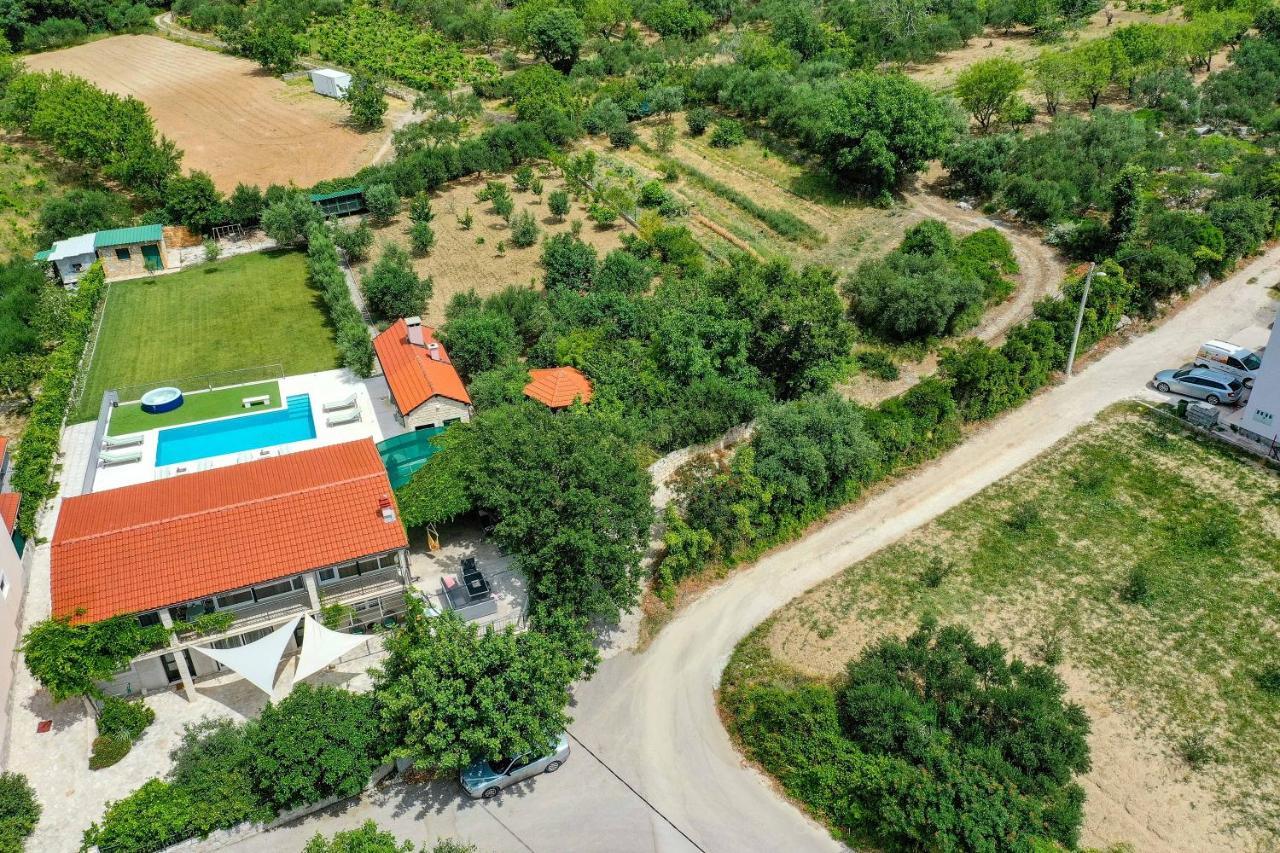 Home Away From Home With Outdoor Pool, Botanical Garden And A Beautiful Sea View Kaštela Exterior foto