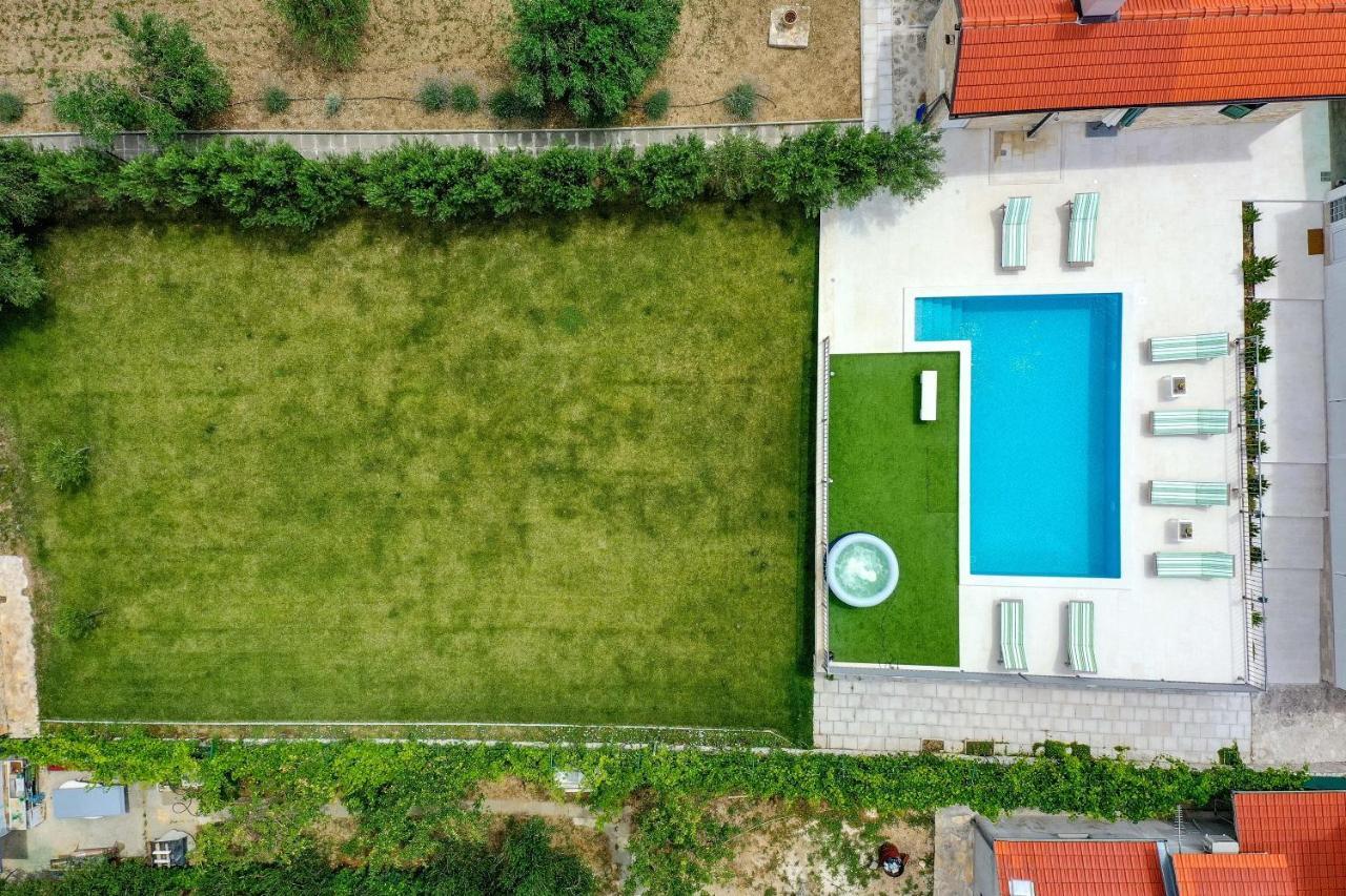 Home Away From Home With Outdoor Pool, Botanical Garden And A Beautiful Sea View Kaštela Exterior foto