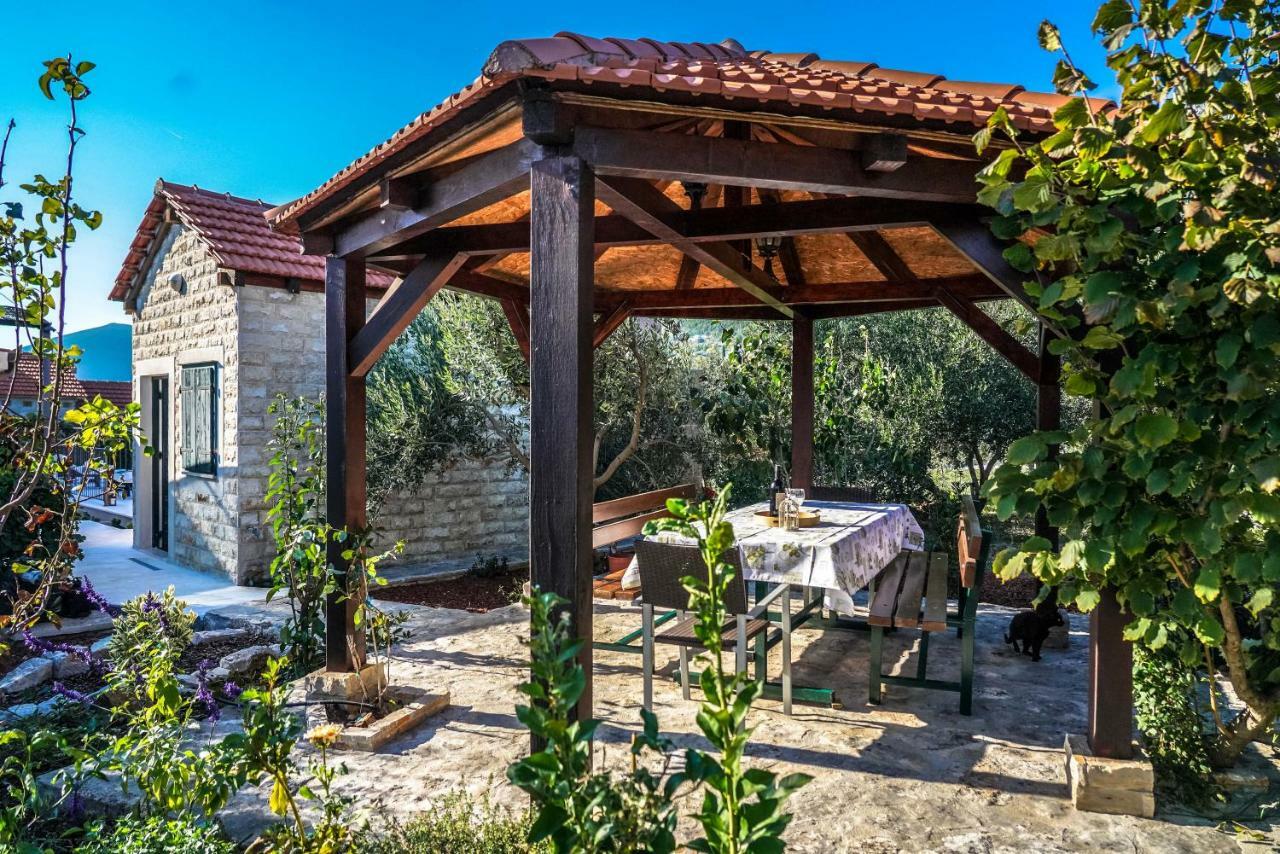 Home Away From Home With Outdoor Pool, Botanical Garden And A Beautiful Sea View Kaštela Exterior foto