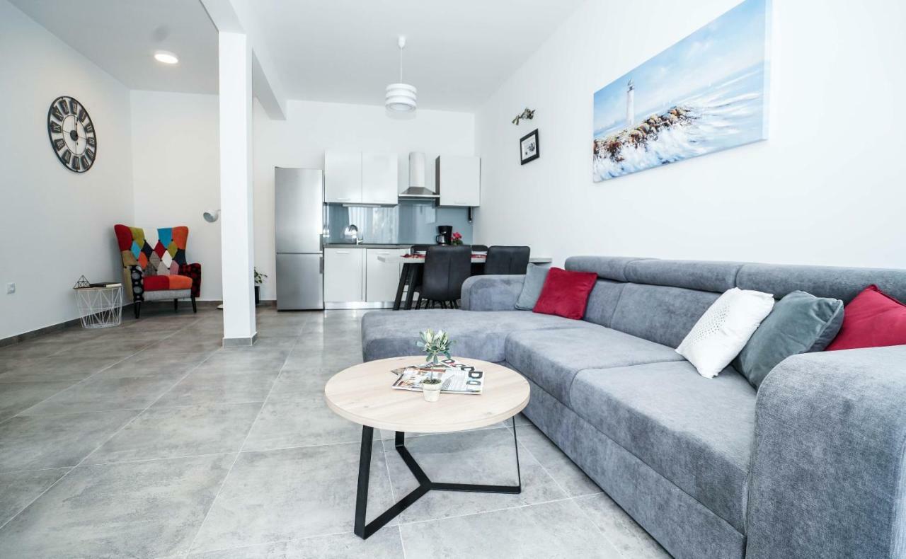 Home Away From Home With Outdoor Pool, Botanical Garden And A Beautiful Sea View Kaštela Exterior foto
